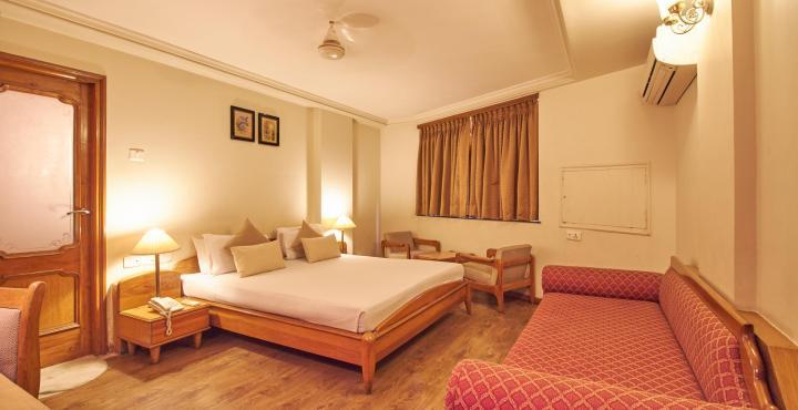 Hotel Pinnacle Ahmedabad Exterior foto