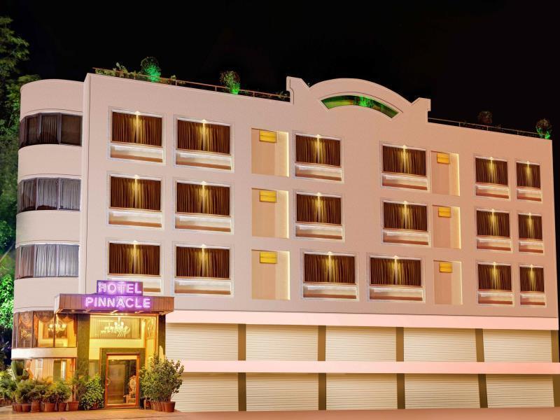 Hotel Pinnacle Ahmedabad Exterior foto