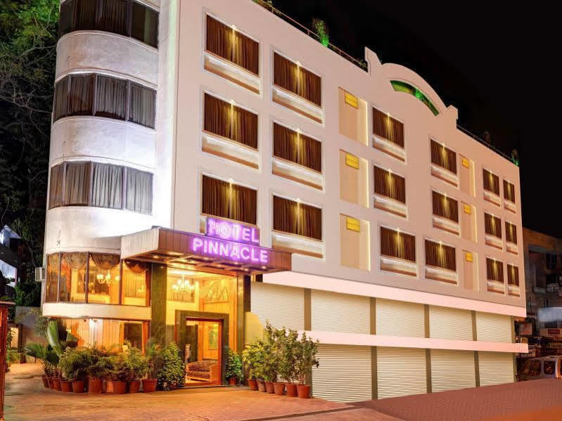 Hotel Pinnacle Ahmedabad Exterior foto