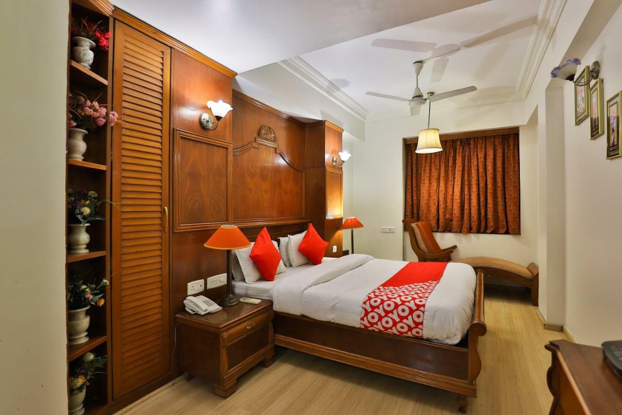Hotel Pinnacle Ahmedabad Exterior foto